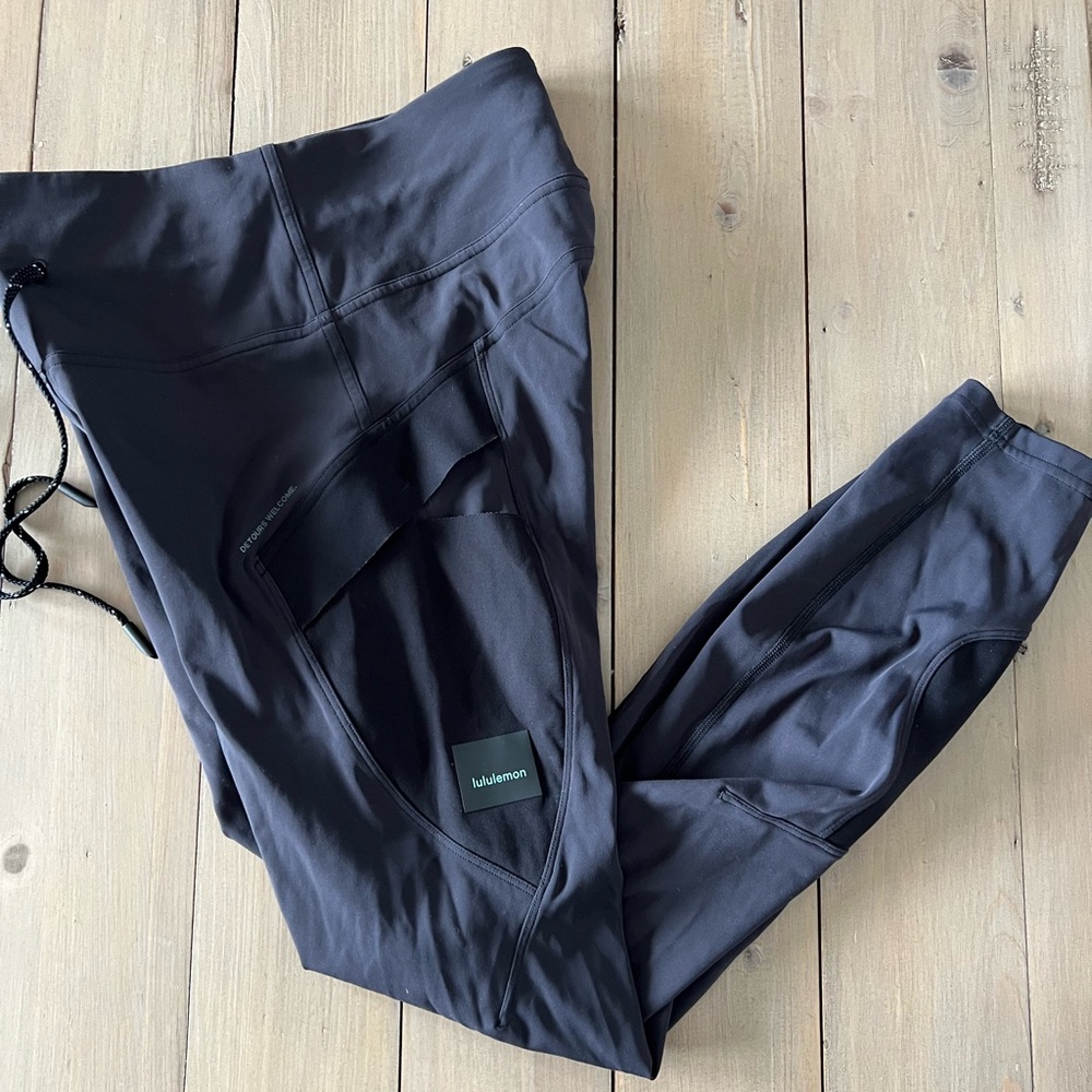 Lululemon Black Cargo Super-High-Rise Hiking Tight 25" Leggings Size 6 - Picture 3 of 12